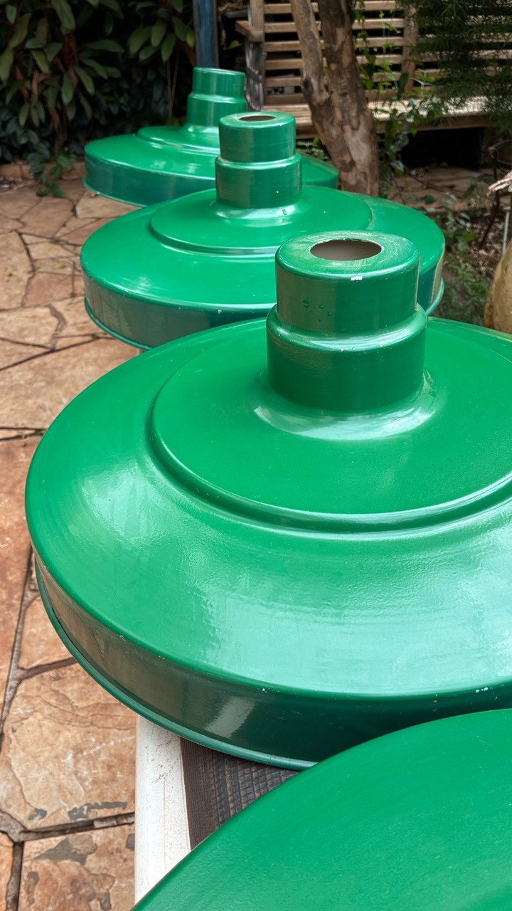Pendentes Industriais Esmaltados Verdes · Meados do Século XX (1940–1970) · Estado: Bom