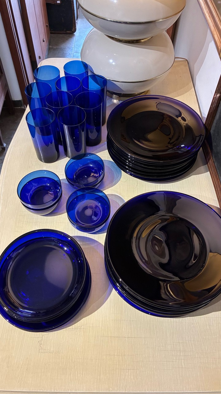 Conjunto de Vidro/ Cristal Azul Cobalto - 35 peças · Século XX, 1960–1980 · Estado: Bom