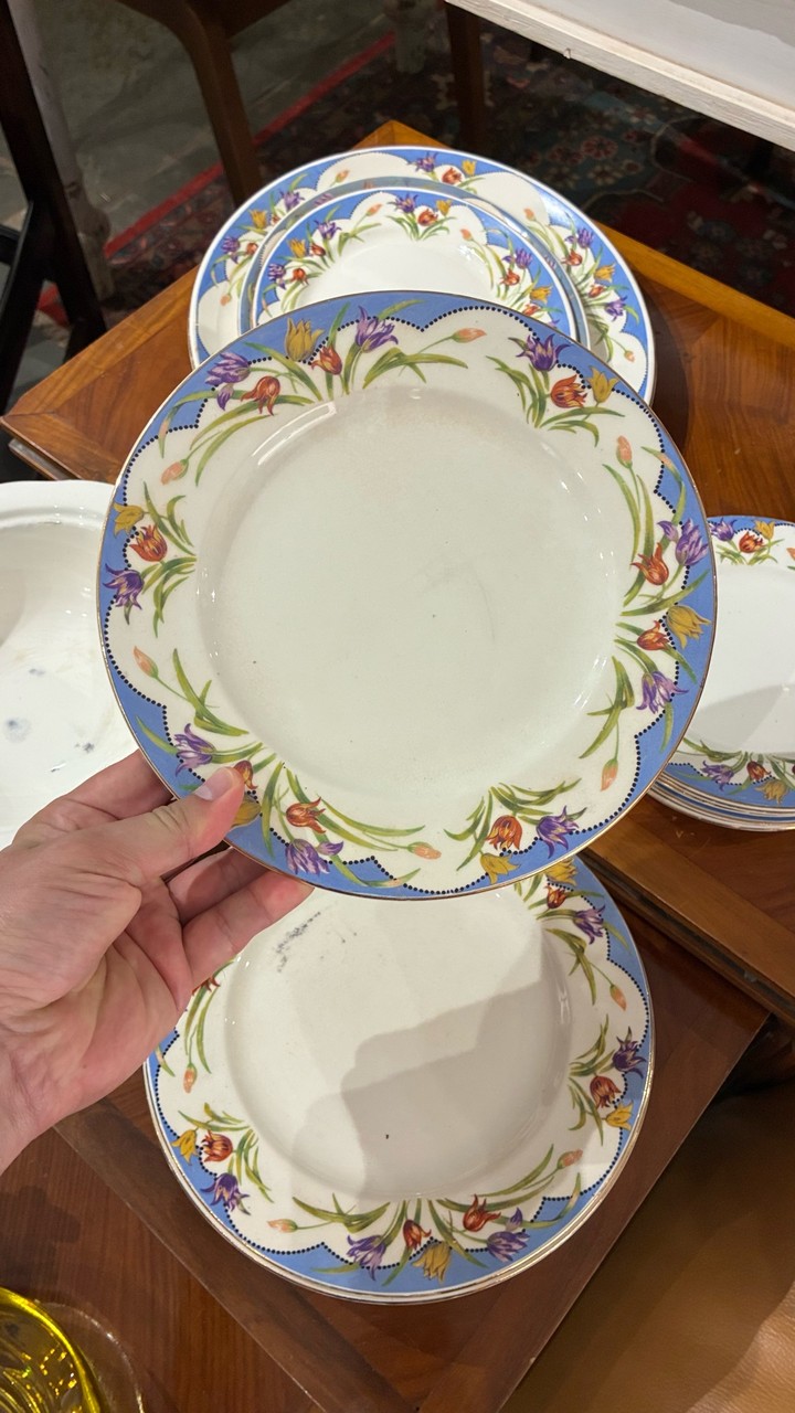 Jogo de Pratos Ingleses em Porcelana com Motivo Floral - 20 peças · Início Século XX (1900–1930) · Estado: Bom