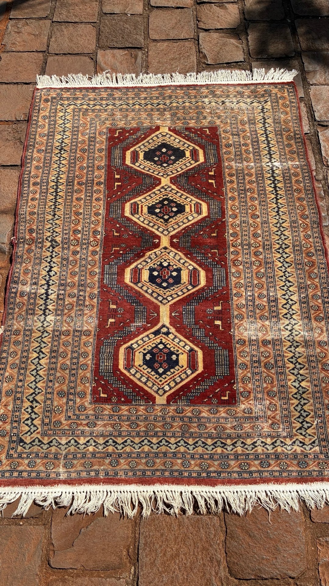 Tapete Bukhara Paquistanês · Século XX (1950-1980) · Estado: Regular
