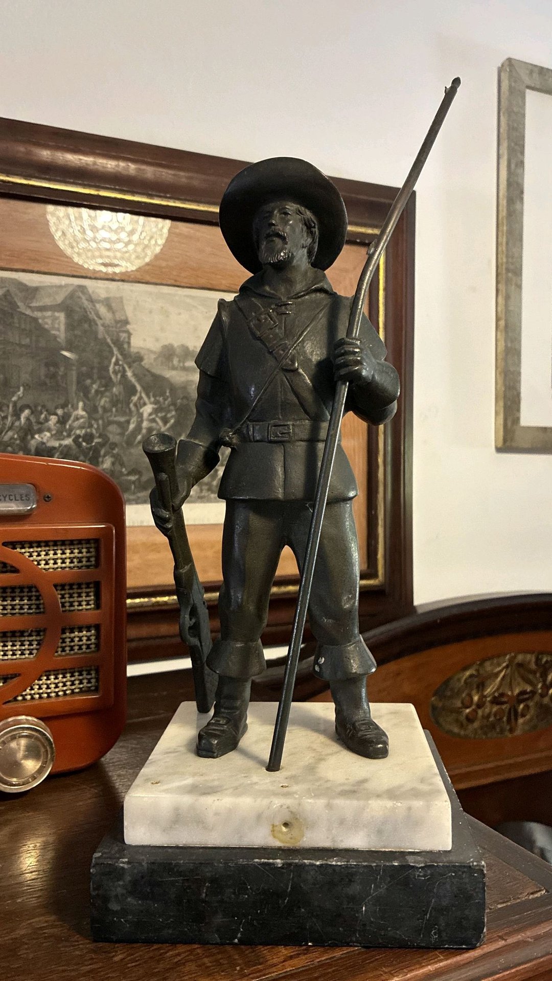 Escultura em Bronze de Soldado/Bandeirante · Século XIX - início Século XX · Estado: Bom