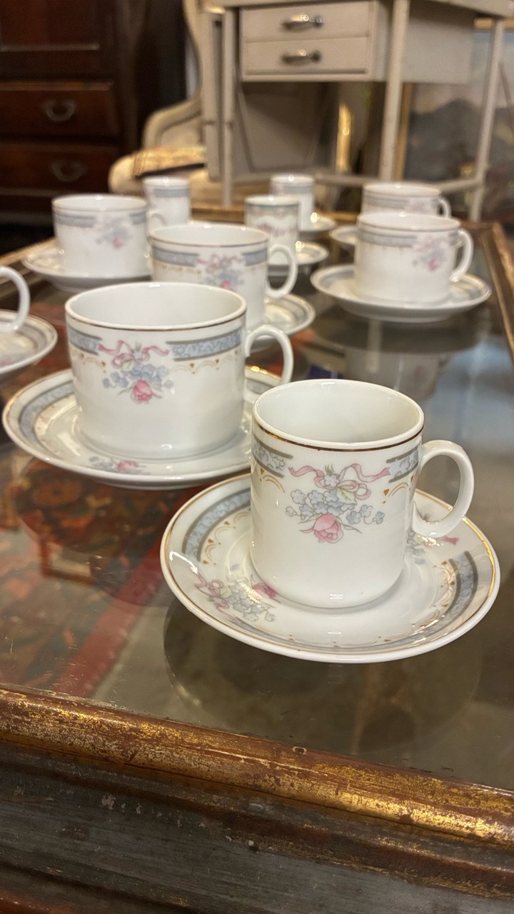 Jogo de Xícaras de Chá e Café em Porcelana Germer - 10 pares · Segunda metade do Século XX · Estado: Bom