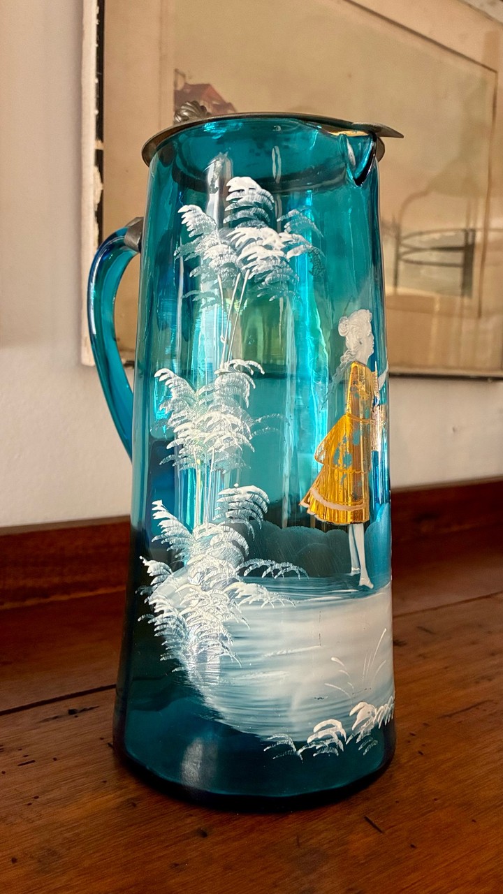 Jarra em Vidro Azul com Pintura Esmaltada Mary Gregory · Século XIX – 1880–1910 · Estado: Bom