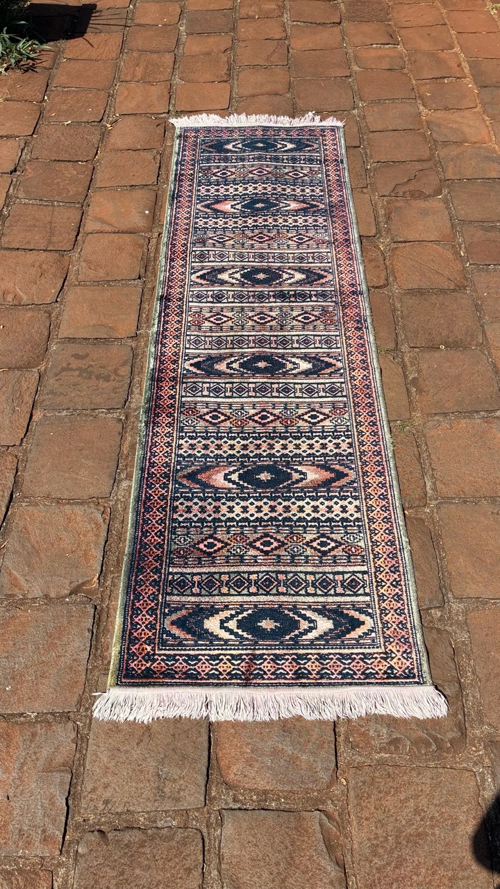 Passadeira Belga Estilo Bukhara · Século XX, 1960–1990 · Estado: Bom