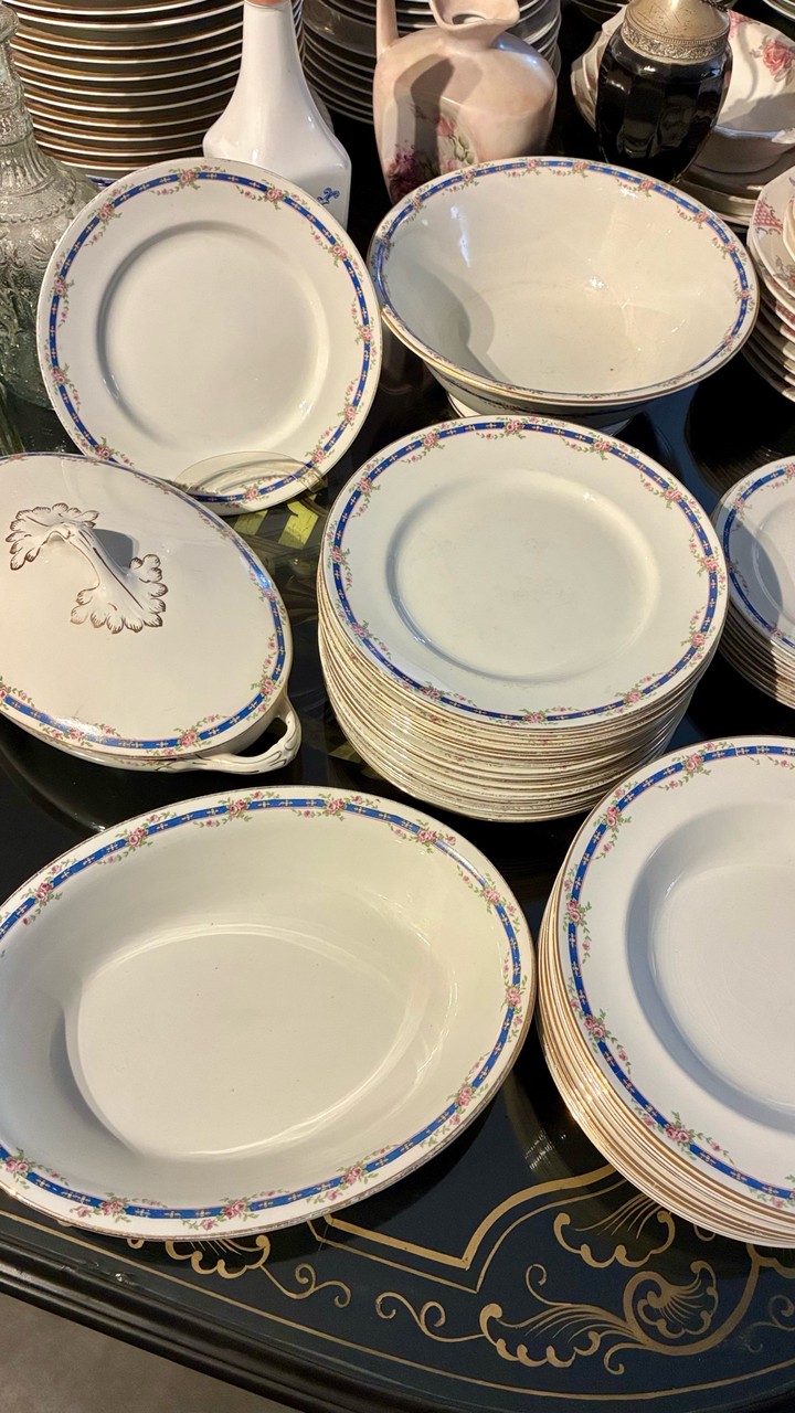 Jogo de Jantar em Porcelana Inglesa - 47 peças · Início do Século XX (1900–1940) · Estado: Bom