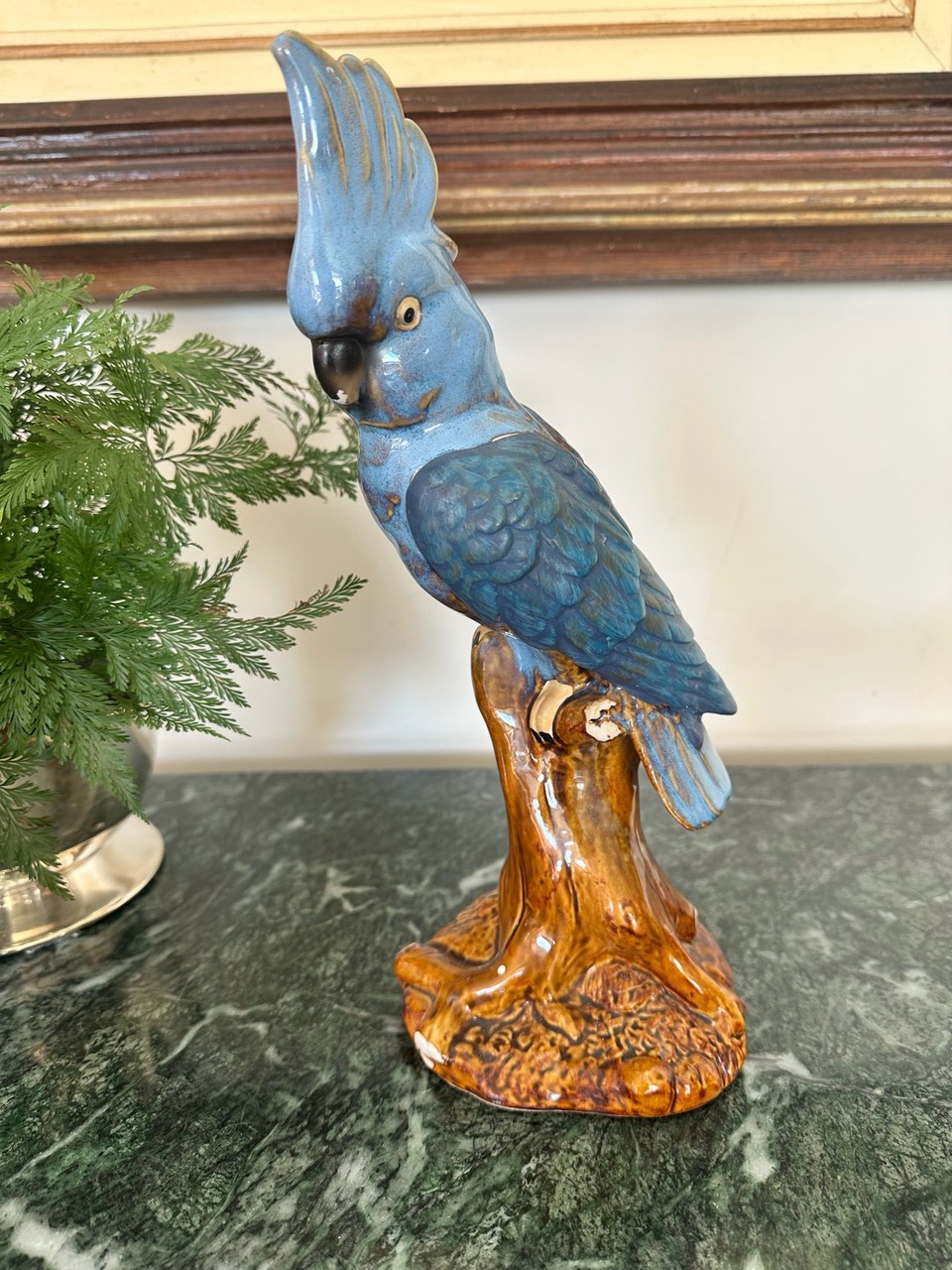 Estatueta de Cacatua em Cerâmica Esmaltada · Século XX (1930-1960) · Estado: Bom