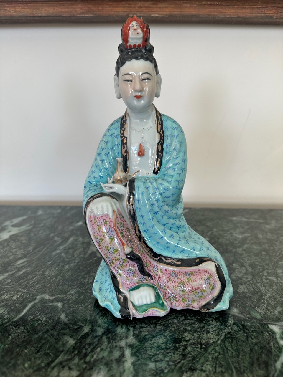 Estatueta de Porcelana Guanyin · Século XX (República Chinesa / período pós-1949) · Estado: Bom