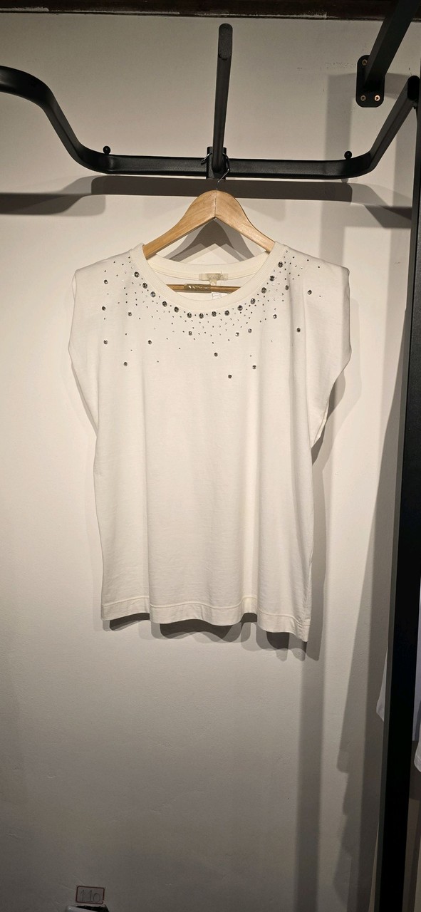 Blusa Branca com Pedrarias · Estado: Bom