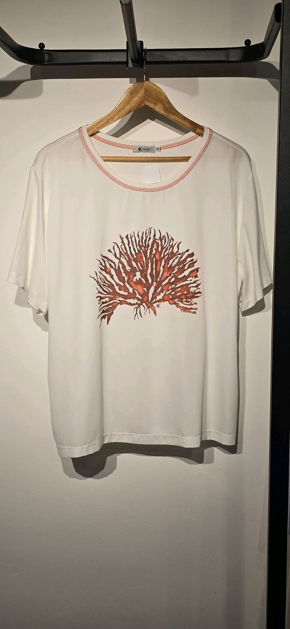 Camiseta Estampa Coral · Estado: Bom