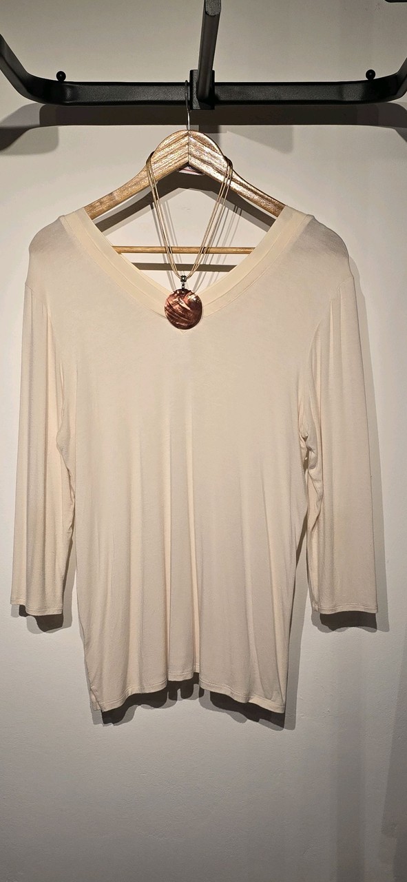 Blusa Manga Longa Off-White · Estado: Bom