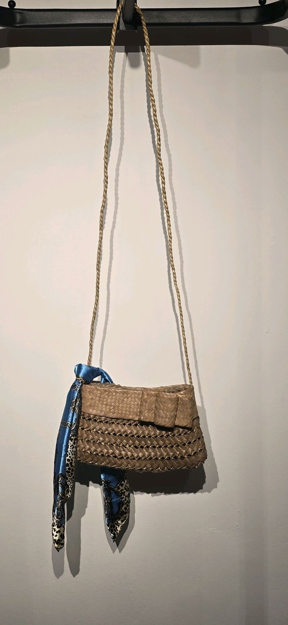 Bolsa Trançada Palha com Lenço · Estado: Bom