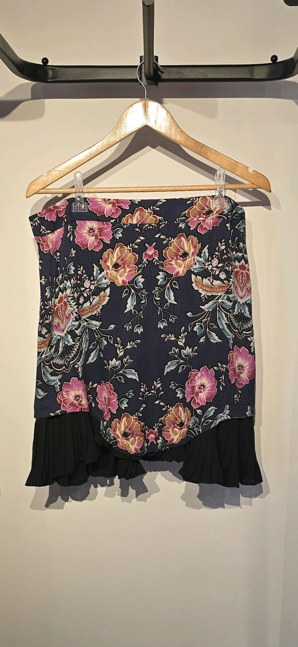Saia Floral com Babado · Estado: Bom